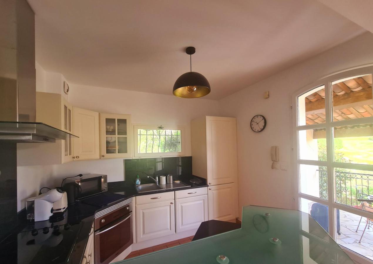 Superbe Villa-Domaine Avec Golf Piscine Et Tennis Saint-Cyr-sur-Mer Exteriör bild