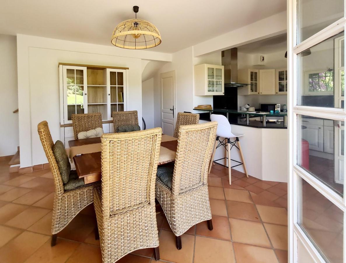 Superbe Villa-Domaine Avec Golf Piscine Et Tennis Saint-Cyr-sur-Mer Exteriör bild