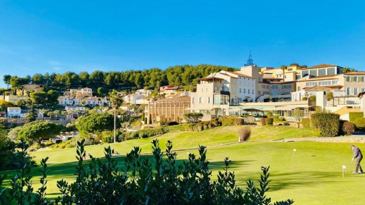 Superbe Villa-Domaine Avec Golf Piscine Et Tennis Saint-Cyr-sur-Mer Exteriör bild